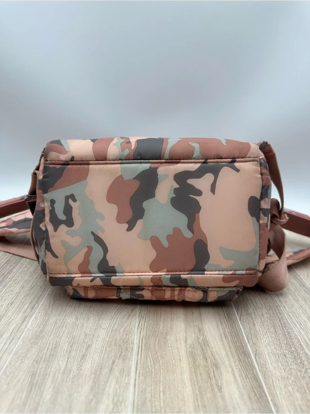 lug stylish functional
